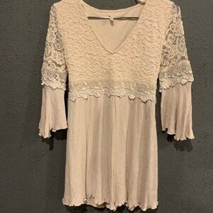 Women’s Lacey Easel Dress